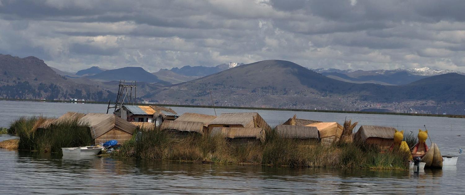 Schwimmende Dörfer der Urus im Titicacasee Schwimmende Dörfer der Urus im Titicacasee