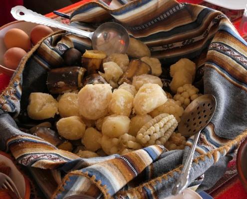 Apthapi, ein typisches Gericht in Bolivien Apthapi, ein typisches Gericht in Bolivien