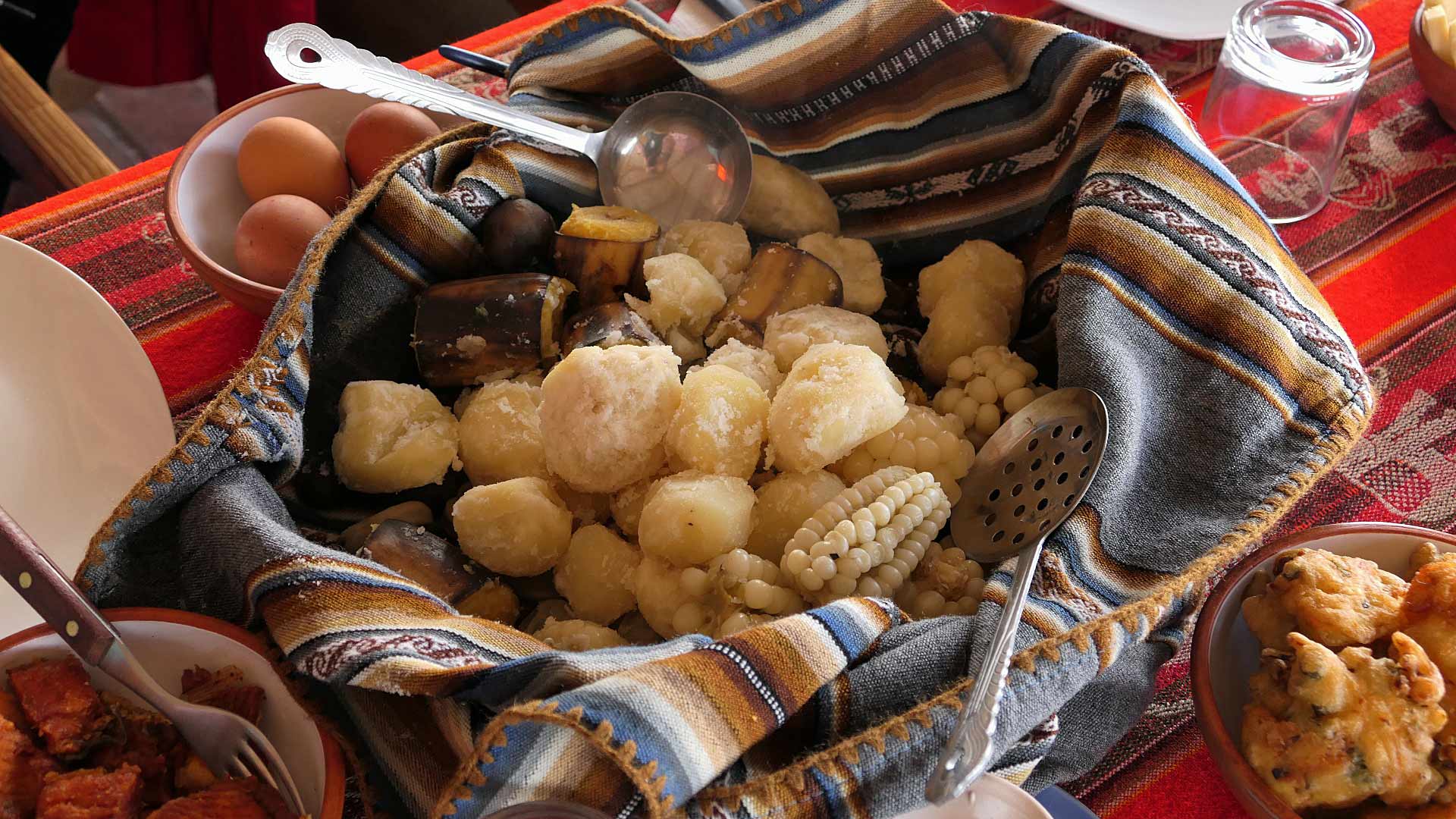Apthapi, ein typisches Gericht in Bolivien Apthapi, ein typisches Gericht in Bolivien